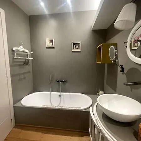 Residenza Borgo 18 * Болонья